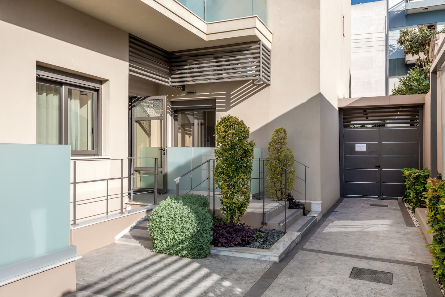 1dc4a03a-344c-4a7f-b125-6e347589e4c5